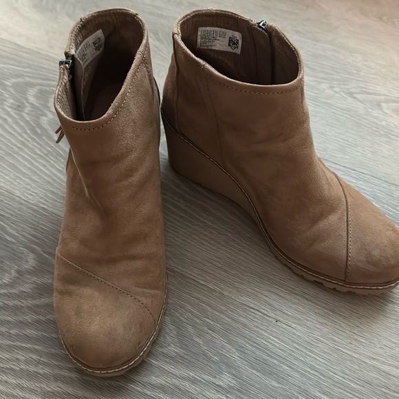 TOMS booties - Picture 1 of 6